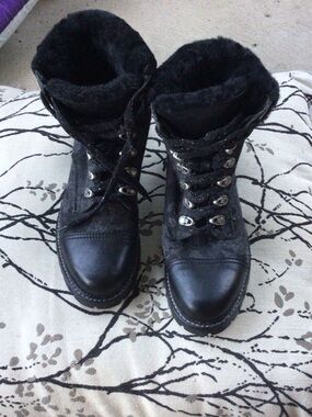 Frye Women's Black Lace-Up Fleece-Trim Boots